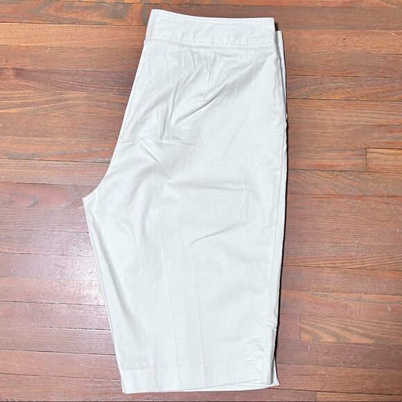 For The Republic size 10 white relaxed fit bermuda shorts - Picture 3 of 4